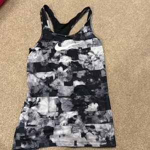 Nike tank top size xs dry fit